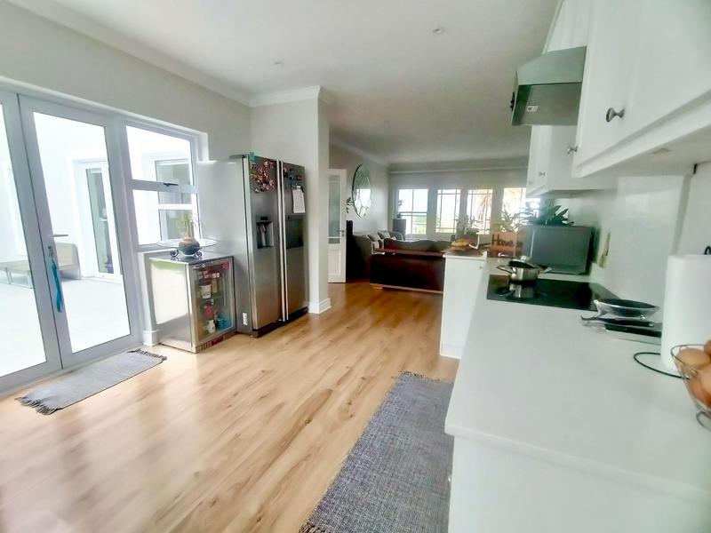 To Let 5 Bedroom Property for Rent in Hout Bay Western Cape